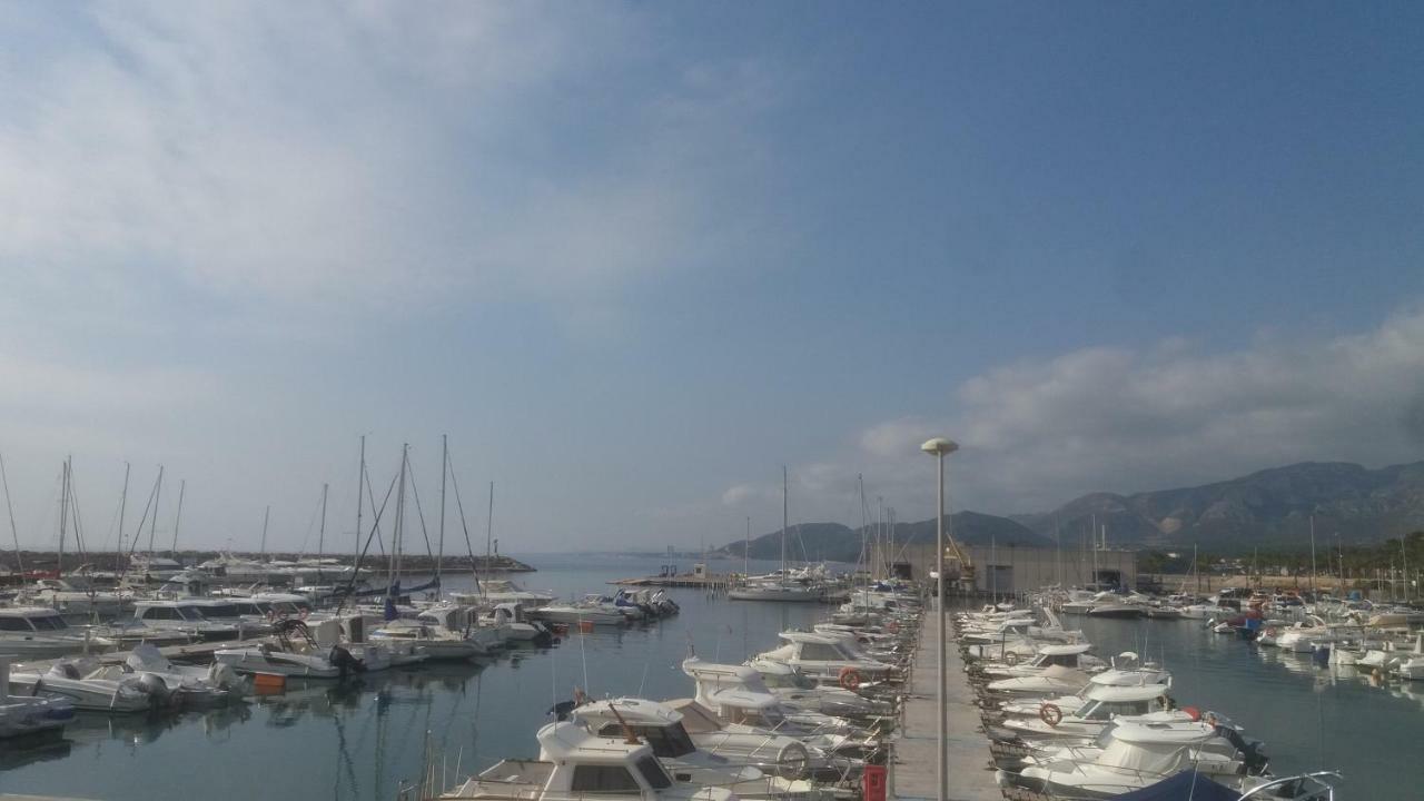 Apartamento Primera Linea De Mar Hospitalet De L'Infant Dış mekan fotoğraf