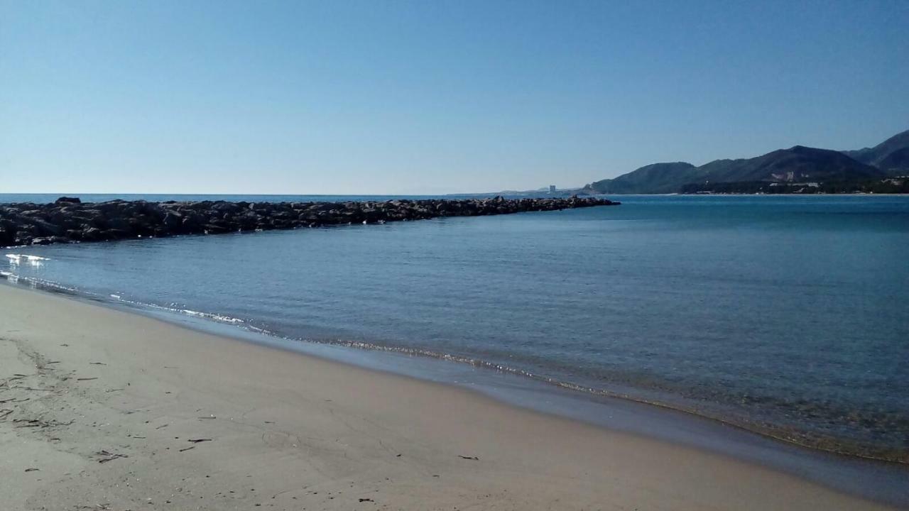 Apartamento Primera Linea De Mar Hospitalet De L'Infant Dış mekan fotoğraf